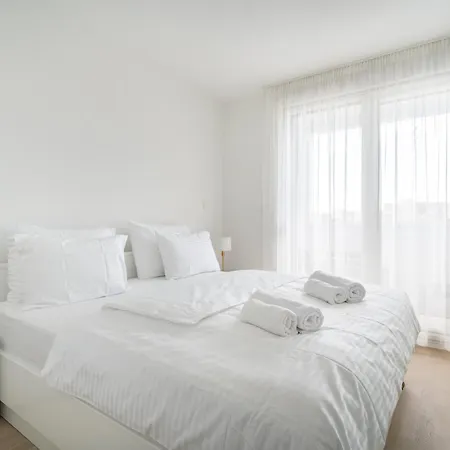 Lucent Escape Apartman