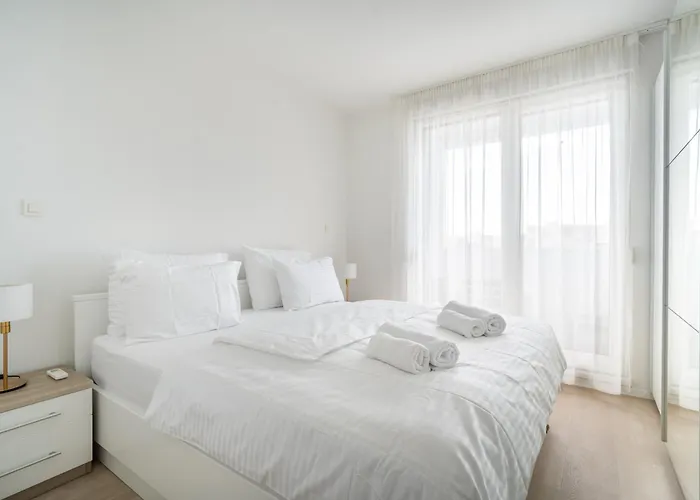 Lucent Escape Apartman